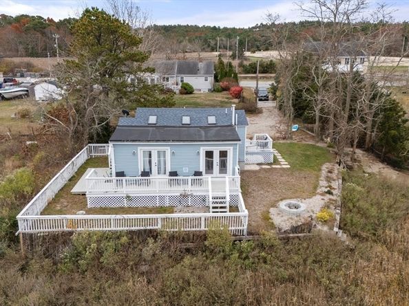 156 Sandwich Rd, Wareham MA 02571