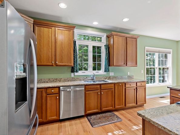 19 Red Leaf, Plymouth MA 02360