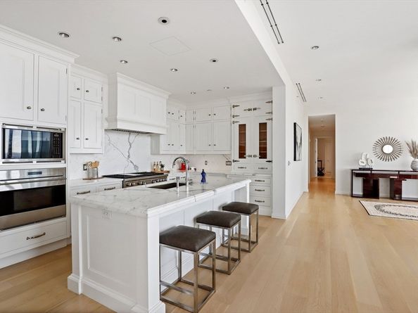 1 Franklin St PH3A, Boston MA 02110