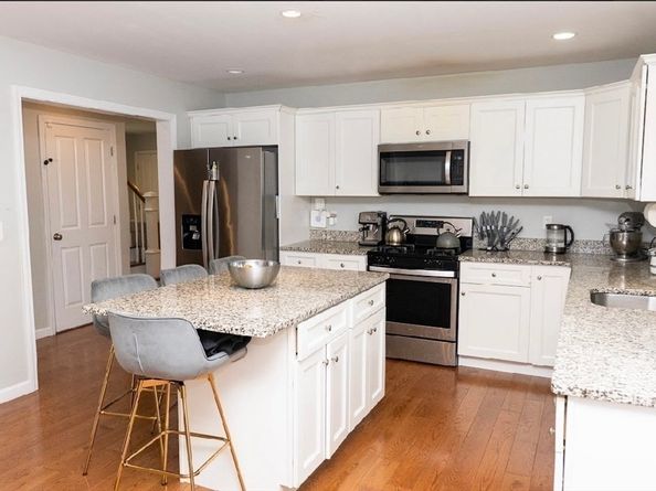 16 Pearl St, East Bridgewater MA 02333