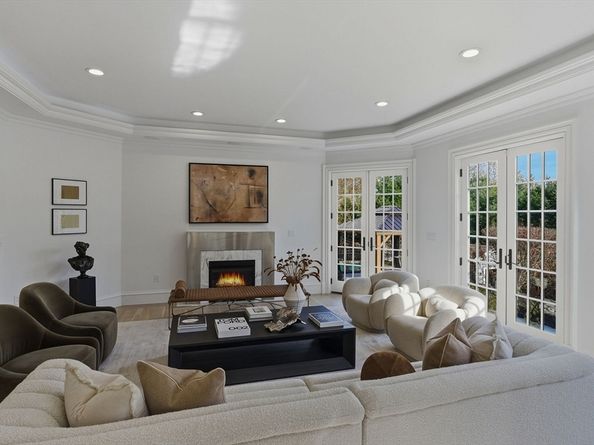 88 Cutler Ln, Brookline MA 02467