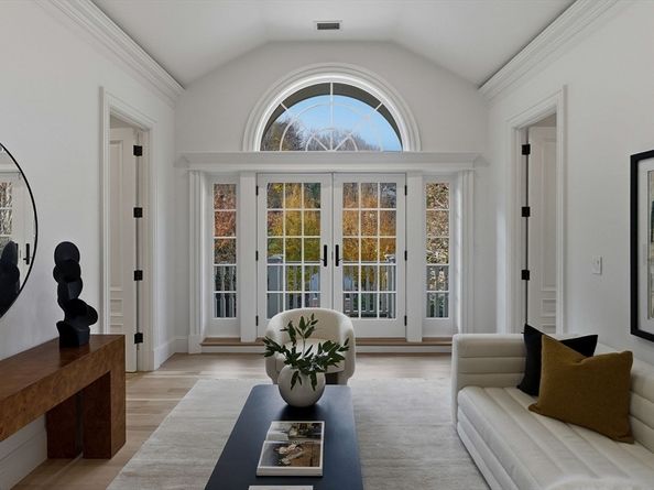 88 Cutler Ln, Brookline MA 02467