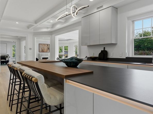 88 Cutler Ln, Brookline MA 02467