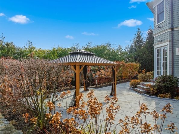 88 Cutler Ln, Brookline MA 02467