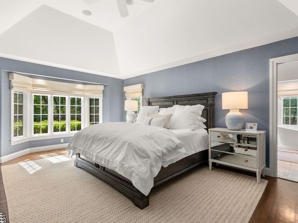 8 Rock Spring Ln, Southborough MA 01772