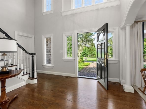 8 Rock Spring Ln, Southborough MA 01772