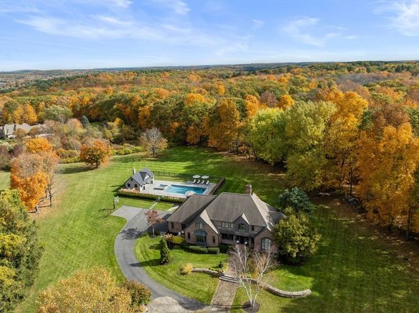 8 Rock Spring Ln, Southborough MA 01772