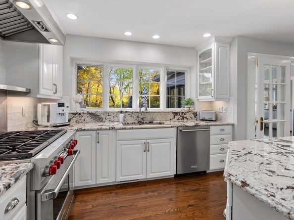 8 Rock Spring Ln, Southborough MA 01772