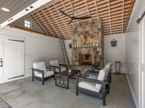 8 Rock Spring Ln, Southborough MA 01772