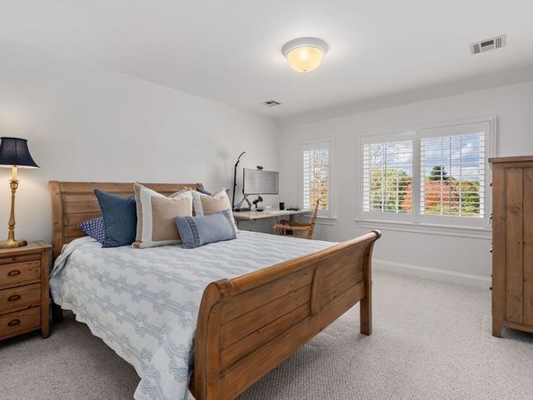 8 Rock Spring Ln, Southborough MA 01772