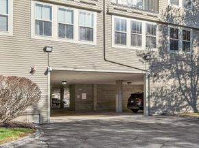 3 Harvest Dr 107, North Andover MA 01845