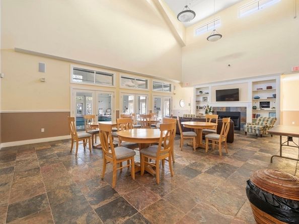 3 Harvest Dr 107, North Andover MA 01845