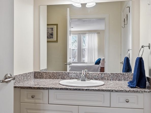 3 Harvest Dr 107, North Andover MA 01845