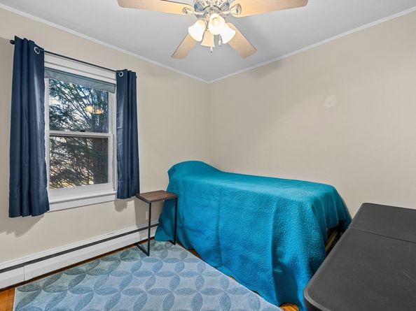 249 Pleasant St, Southbridge MA 01550