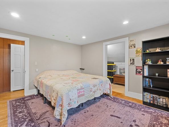 249 Pleasant St, Southbridge MA 01550