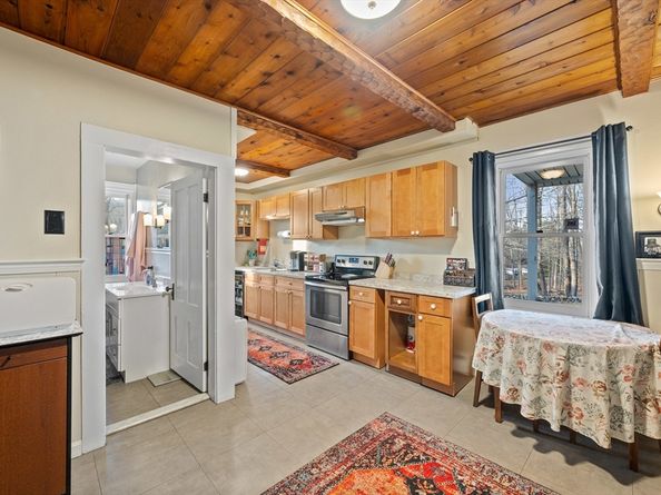 249 Pleasant St, Southbridge MA 01550