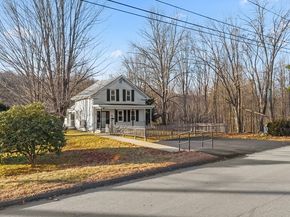 249 Pleasant St, Southbridge MA 01550