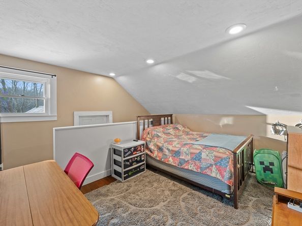 249 Pleasant St, Southbridge MA 01550