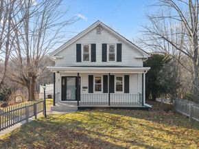 249 Pleasant St, Southbridge MA 01550