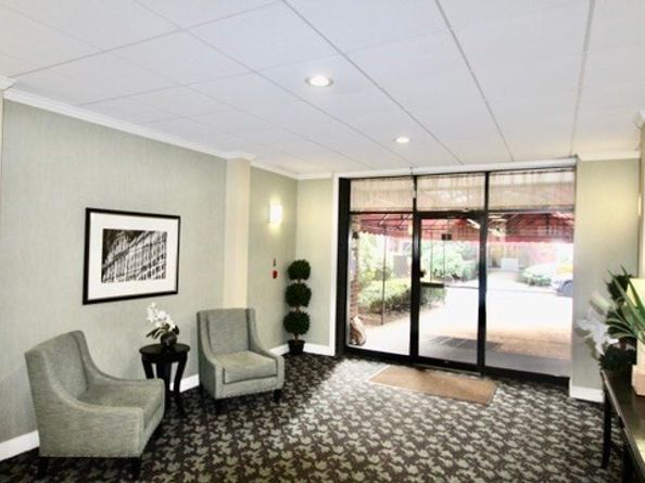 44 Broadlawn Park 22A, Boston MA 02467