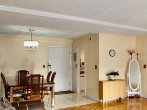 44 Broadlawn Park 22A, Boston MA 02467