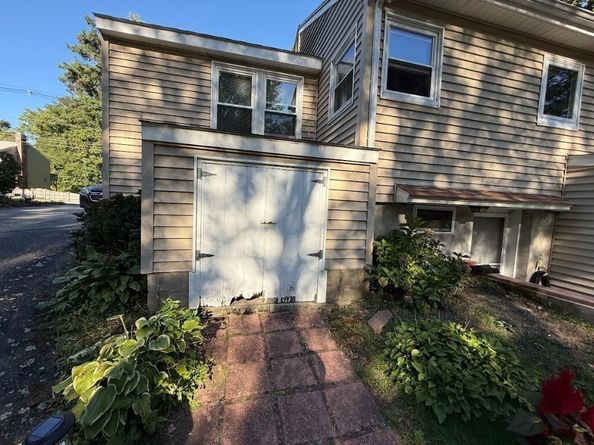 347 Ash St, Reading MA 01867