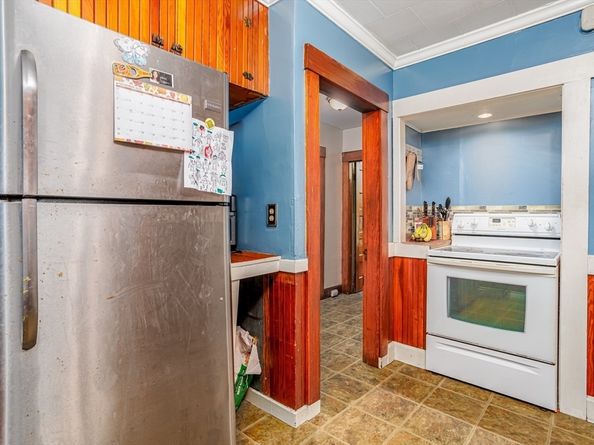 77 Lovewell St, Gardner MA 01440