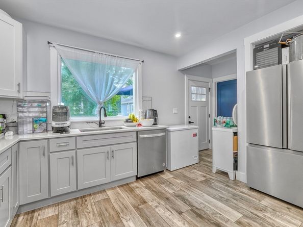 61 Shepton St, Boston MA 02124