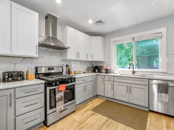 61 Shepton St, Boston MA 02124