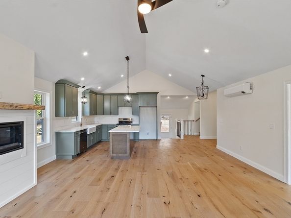 16 2nd St, Winchendon MA 01475