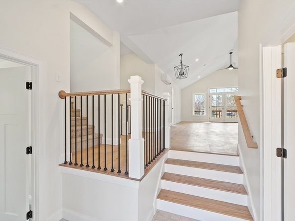 16 2nd St, Winchendon MA 01475