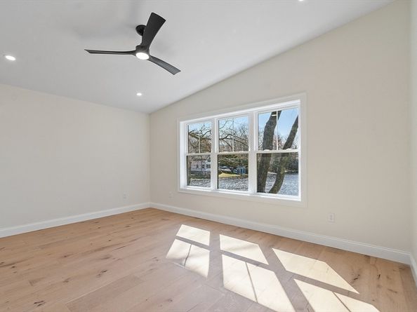 16 2nd St, Winchendon MA 01475