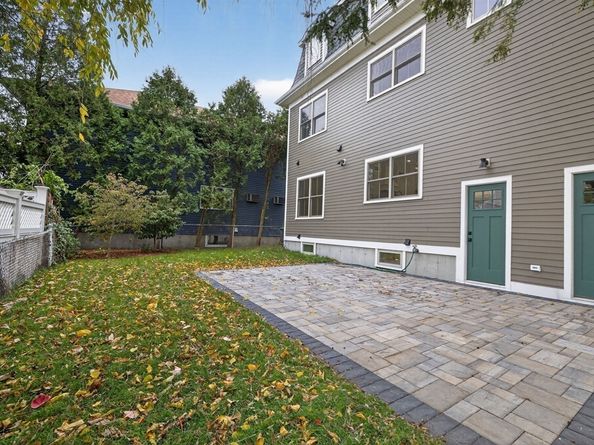 31 Houghton St A, Somerville MA 02143