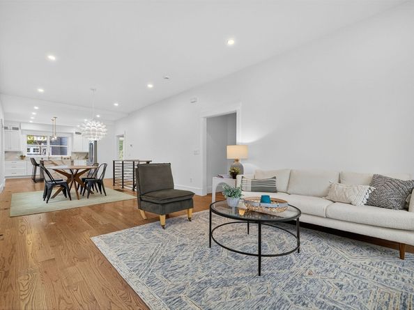 31 Houghton St A, Somerville MA 02143