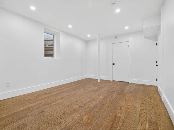 31 Houghton St A, Somerville MA 02143