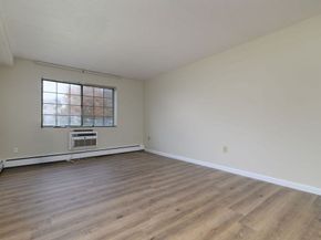 135 Grove St 110, Rockland MA 02370