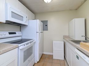 135 Grove St 110, Rockland MA 02370