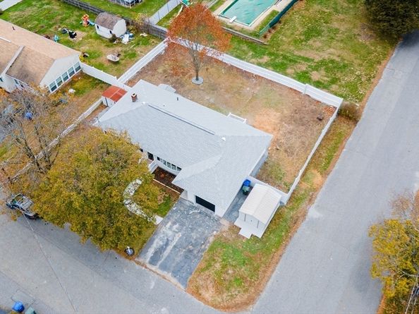 44 Old Brook Rd, Leominster MA 01453