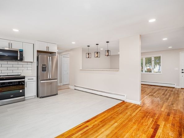 44 Old Brook Rd, Leominster MA 01453