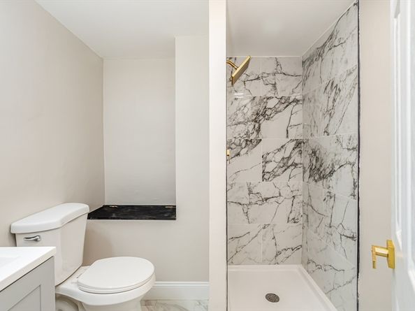 44 Old Brook Rd, Leominster MA 01453