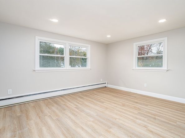 44 Old Brook Rd, Leominster MA 01453