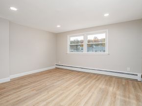 44 Old Brook Rd, Leominster MA 01453