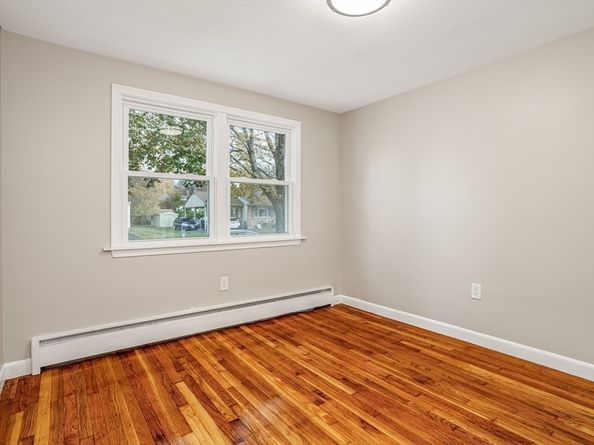 44 Old Brook Rd, Leominster MA 01453