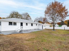 44 Old Brook Rd, Leominster MA 01453