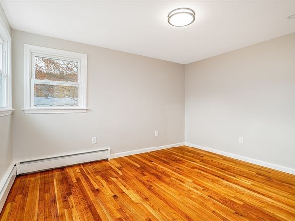 44 Old Brook Rd, Leominster MA 01453