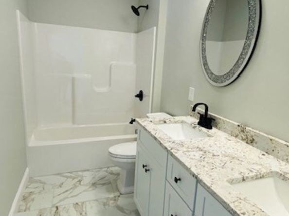 2 Touraine St, Worcester MA 01604