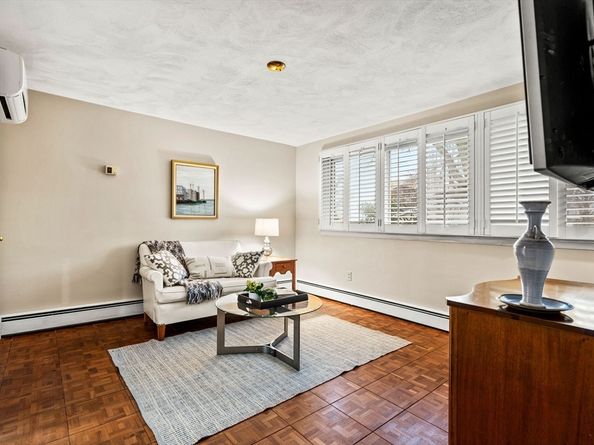 10 Quadrant Road, Salem MA 01970