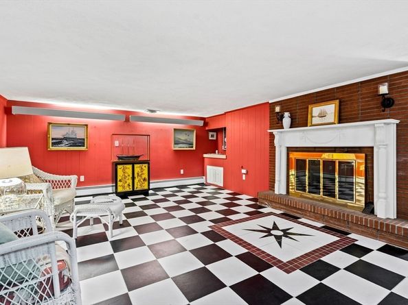 10 Quadrant Road, Salem MA 01970