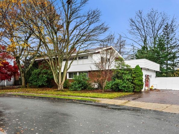 10 Quadrant Road, Salem MA 01970