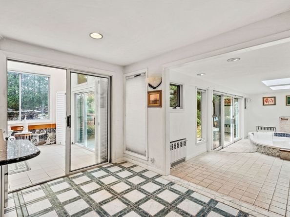 10 Quadrant Road, Salem MA 01970